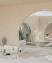 Load image into Gallery viewer, Akemi - Perfume (Retro Bottle)